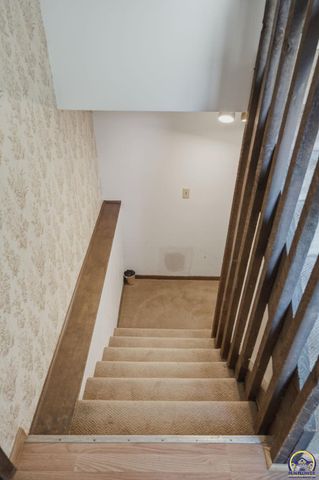 4213 SE Virginia CT, Topeka, KS 66605