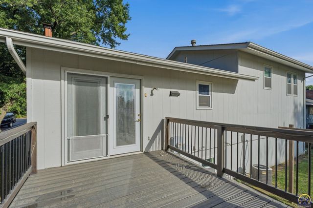4213 SE Virginia CT, Topeka, KS 66605