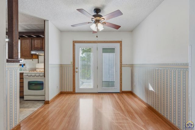 4213 SE Virginia CT, Topeka, KS 66605