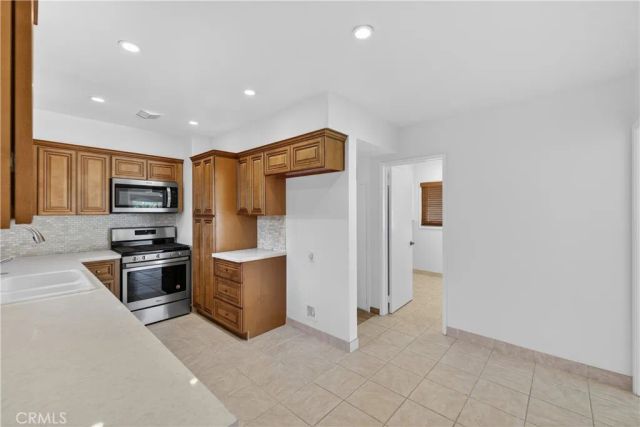 1845 Canyon, Pomona, CA 91768