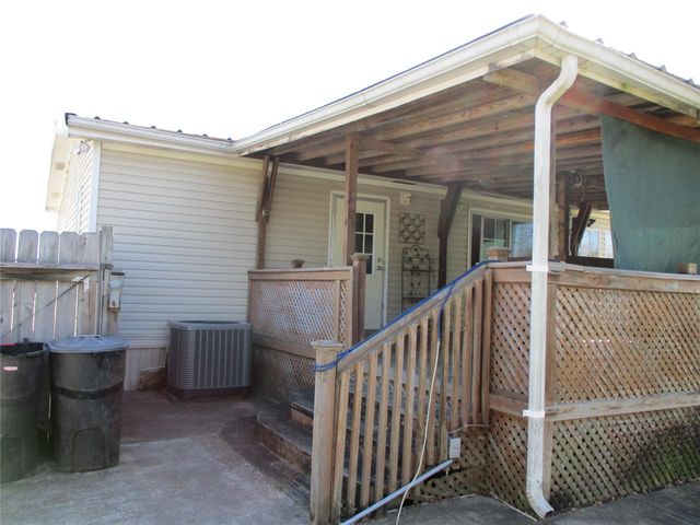 19168 County Road 669e, Alvin, TX 77511