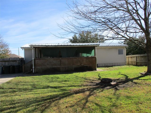 19168 County Road 669e, Alvin, TX 77511