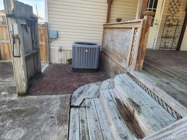 19168 County Road 669e, Alvin, TX 77511