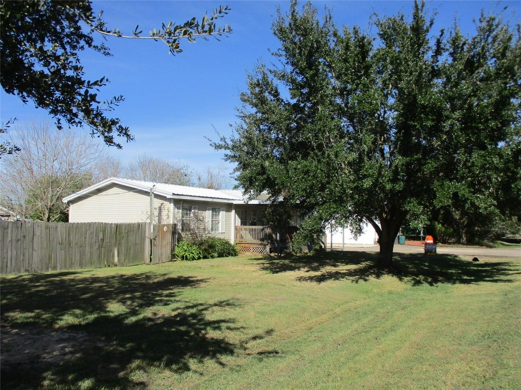 19168 County Road 669e, Alvin, TX 77511
