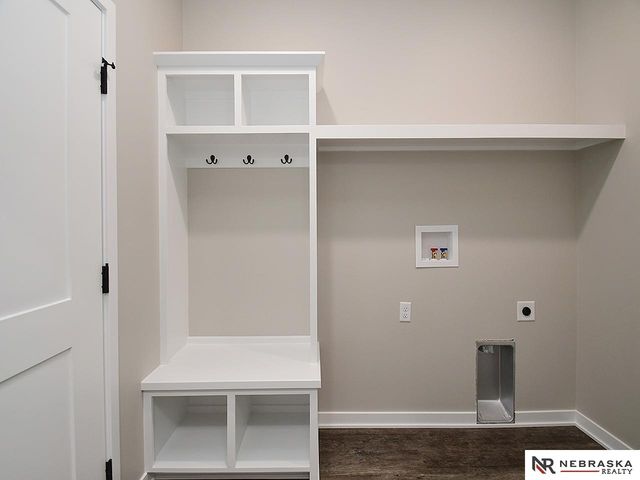 9425 Far Niente Lane, Lincoln, NE 68526