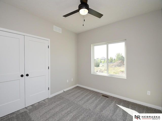 9425 Far Niente Lane, Lincoln, NE 68526