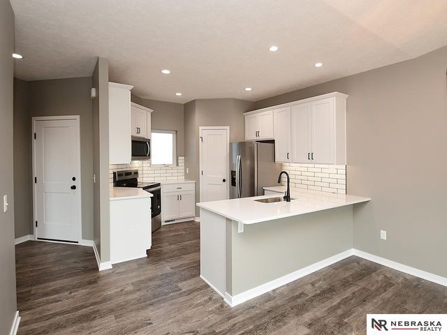 9425 Far Niente Lane, Lincoln, NE 68526