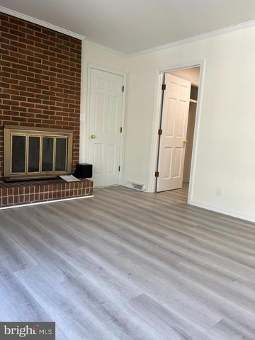 5 WALL ST, Fredericksburg, VA 22405
