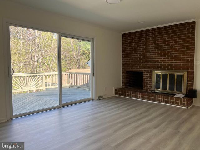 5 WALL ST, Fredericksburg, VA 22405