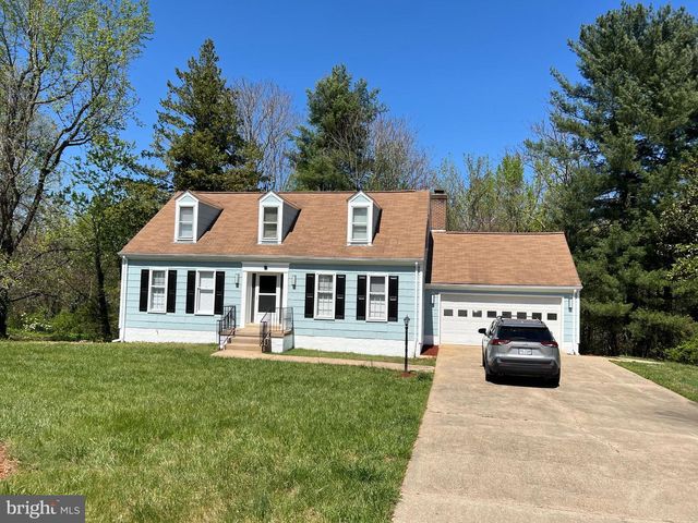 5 WALL ST, Fredericksburg, VA 22405