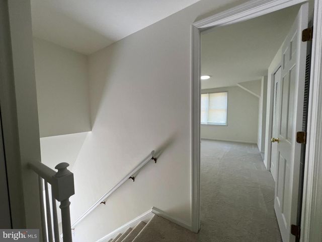 5 WALL ST, Fredericksburg, VA 22405