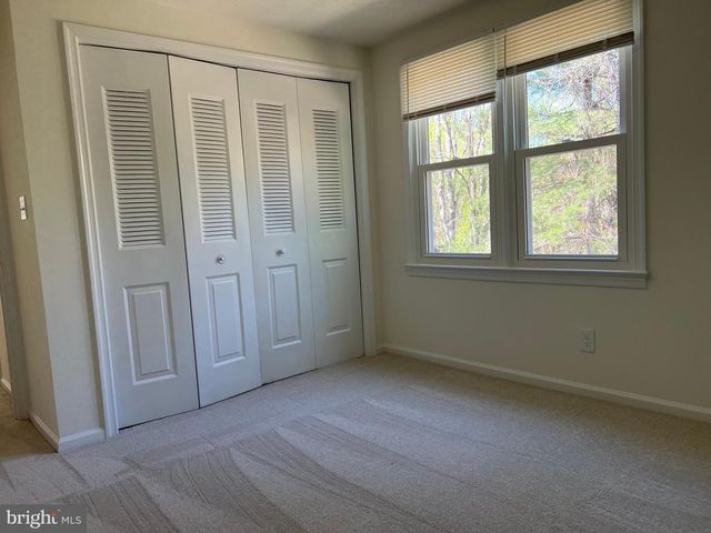 5 WALL ST, Fredericksburg, VA 22405