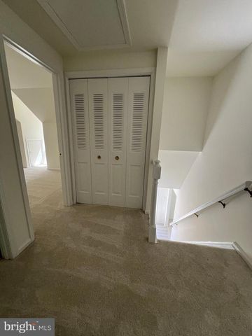 5 WALL ST, Fredericksburg, VA 22405