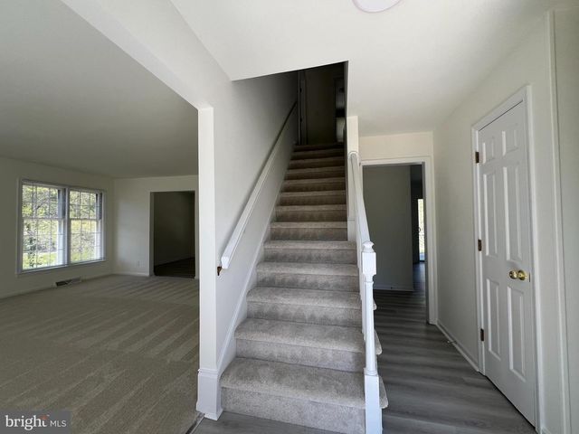 5 WALL ST, Fredericksburg, VA 22405