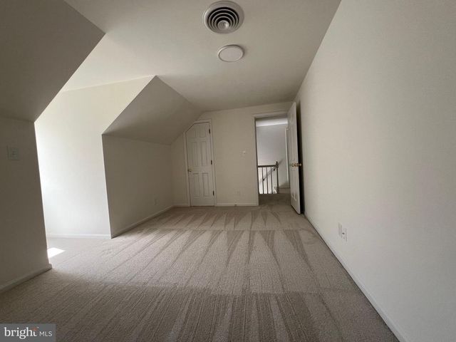5 WALL ST, Fredericksburg, VA 22405