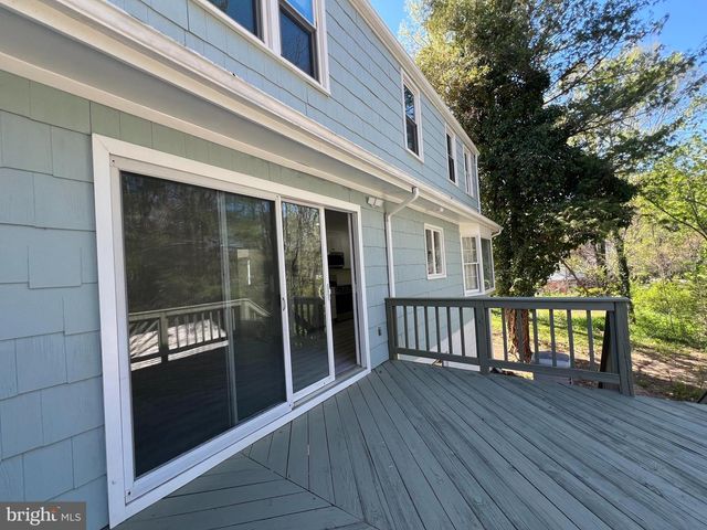 5 WALL ST, Fredericksburg, VA 22405