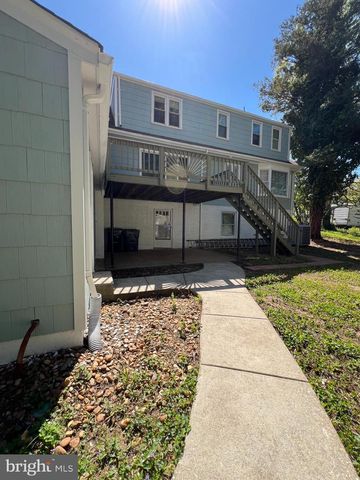 5 WALL ST, Fredericksburg, VA 22405