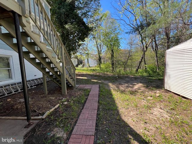 5 WALL ST, Fredericksburg, VA 22405