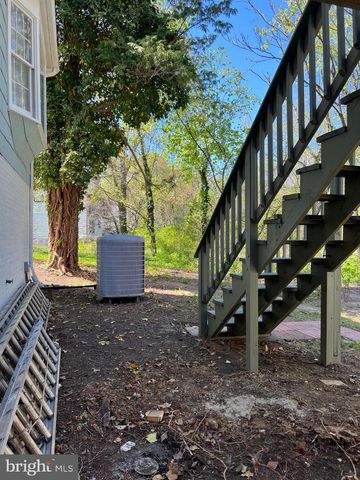 5 WALL ST, Fredericksburg, VA 22405