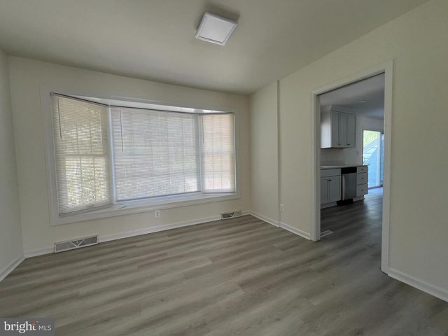5 WALL ST, Fredericksburg, VA 22405