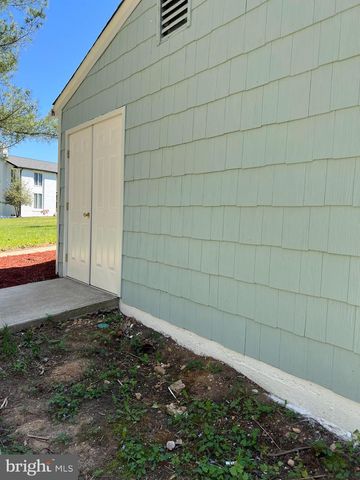 5 WALL ST, Fredericksburg, VA 22405