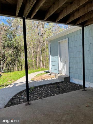 5 WALL ST, Fredericksburg, VA 22405
