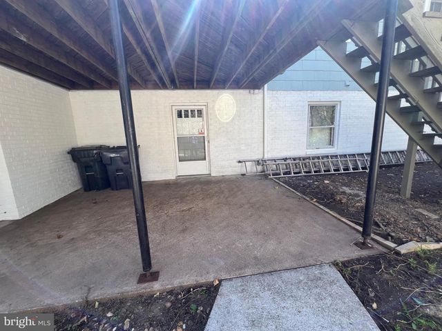 5 WALL ST, Fredericksburg, VA 22405
