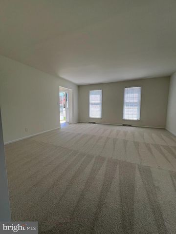5 WALL ST, Fredericksburg, VA 22405
