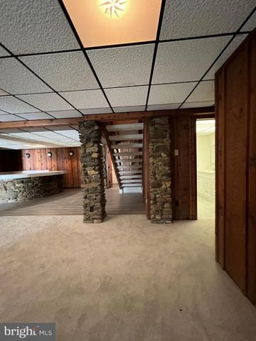 5 WALL ST, Fredericksburg, VA 22405