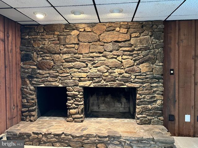 5 WALL ST, Fredericksburg, VA 22405