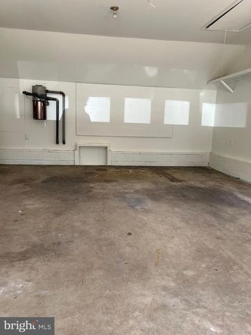 5 WALL ST, Fredericksburg, VA 22405