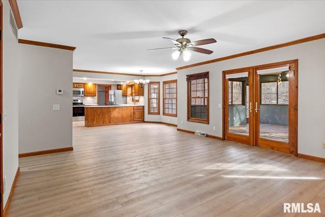 3920 W Bluffs Road, Springfield, IL 62711