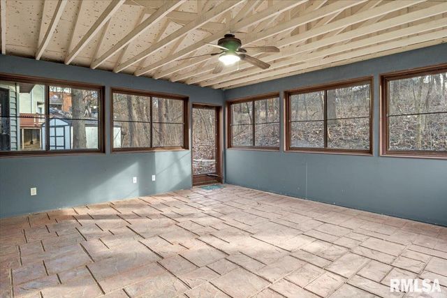 3920 W Bluffs Road, Springfield, IL 62711