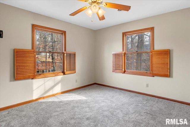 3920 W Bluffs Road, Springfield, IL 62711