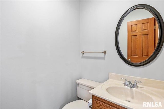 3920 W Bluffs Road, Springfield, IL 62711