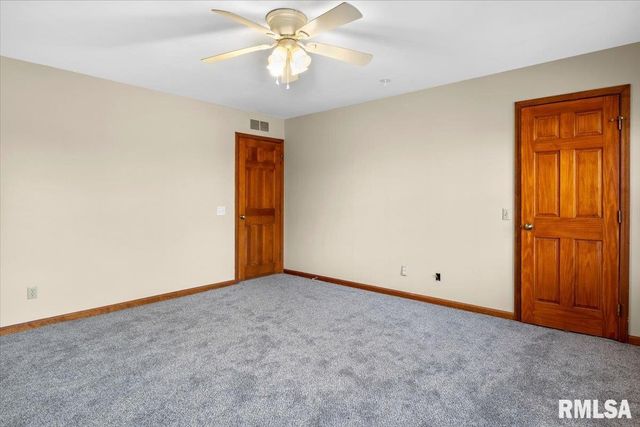 3920 W Bluffs Road, Springfield, IL 62711