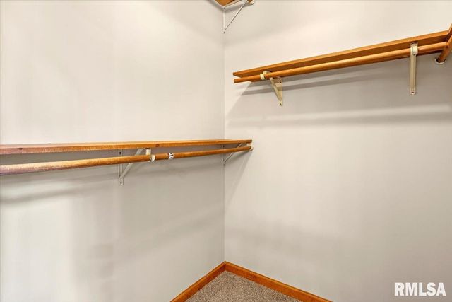 3920 W Bluffs Road, Springfield, IL 62711