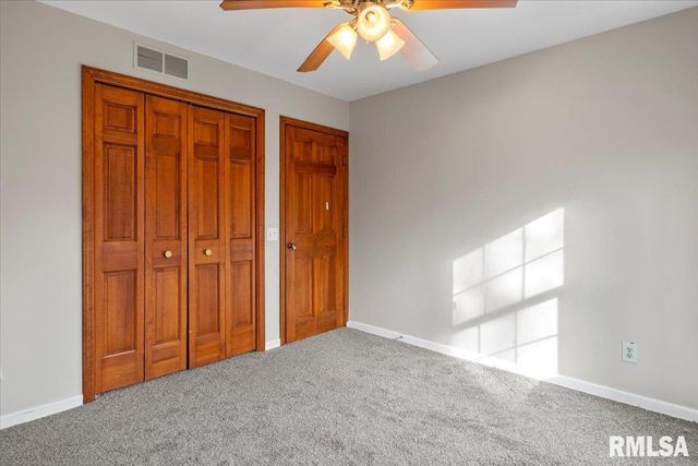 3920 W Bluffs Road, Springfield, IL 62711