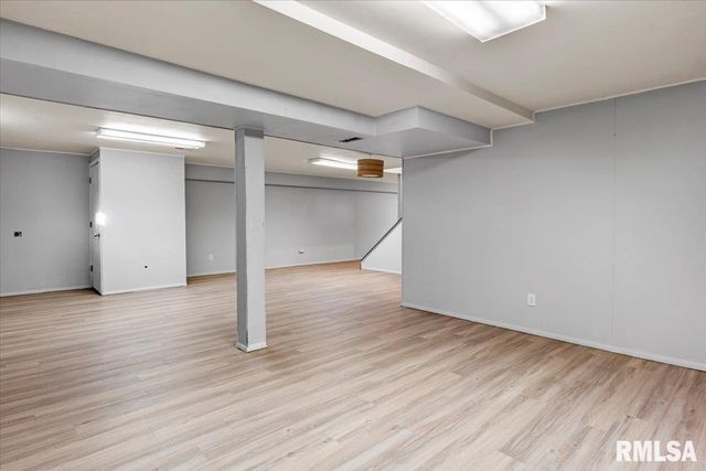 3920 W Bluffs Road, Springfield, IL 62711