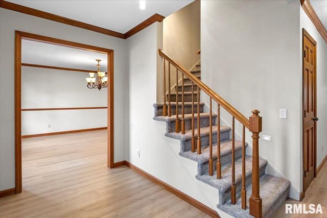 3920 W Bluffs Road, Springfield, IL 62711