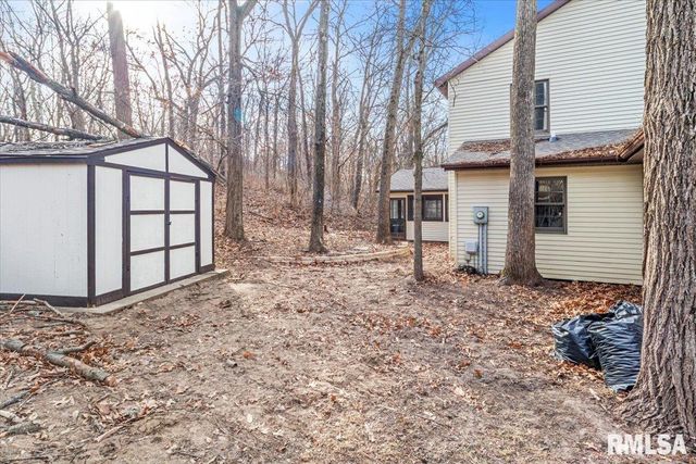 3920 W Bluffs Road, Springfield, IL 62711