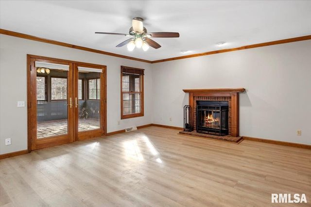 3920 W Bluffs Road, Springfield, IL 62711