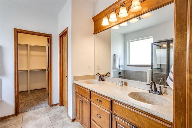 11901 SW 17th Street, Yukon, OK 73099