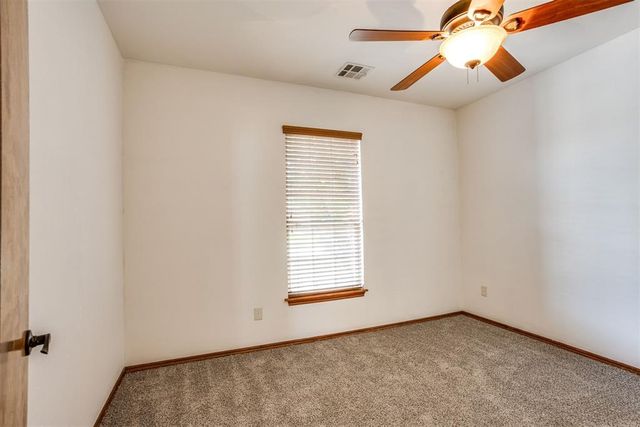 11901 SW 17th Street, Yukon, OK 73099