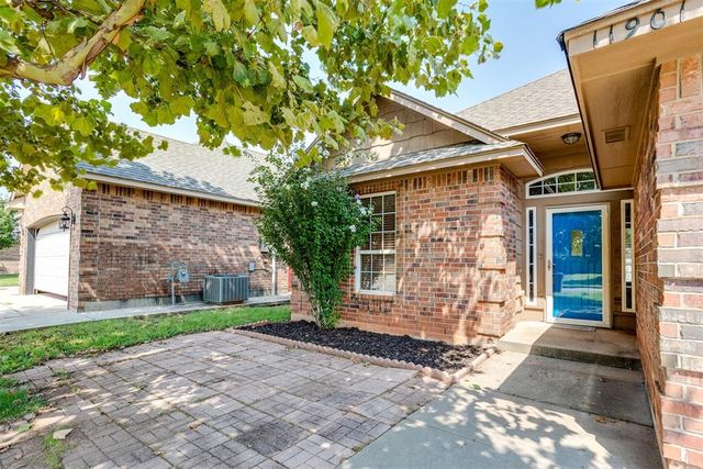 11901 SW 17th Street, Yukon, OK 73099