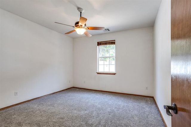 11901 SW 17th Street, Yukon, OK 73099