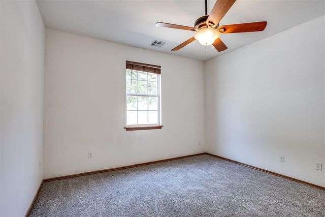 11901 SW 17th Street, Yukon, OK 73099