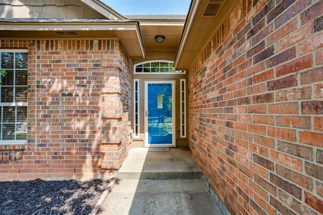 11901 SW 17th Street, Yukon, OK 73099