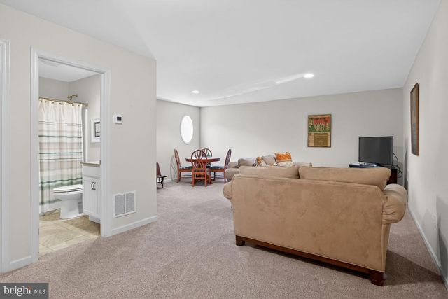 225 HONEYCROFT BLVD, Cochranville, PA 19330