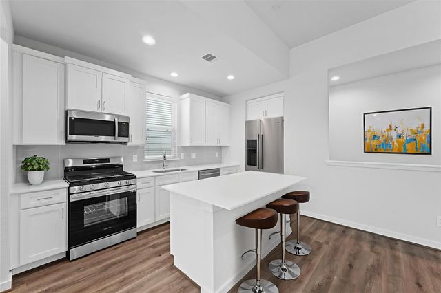 2110 Dewalt Street G, Houston, TX 77088